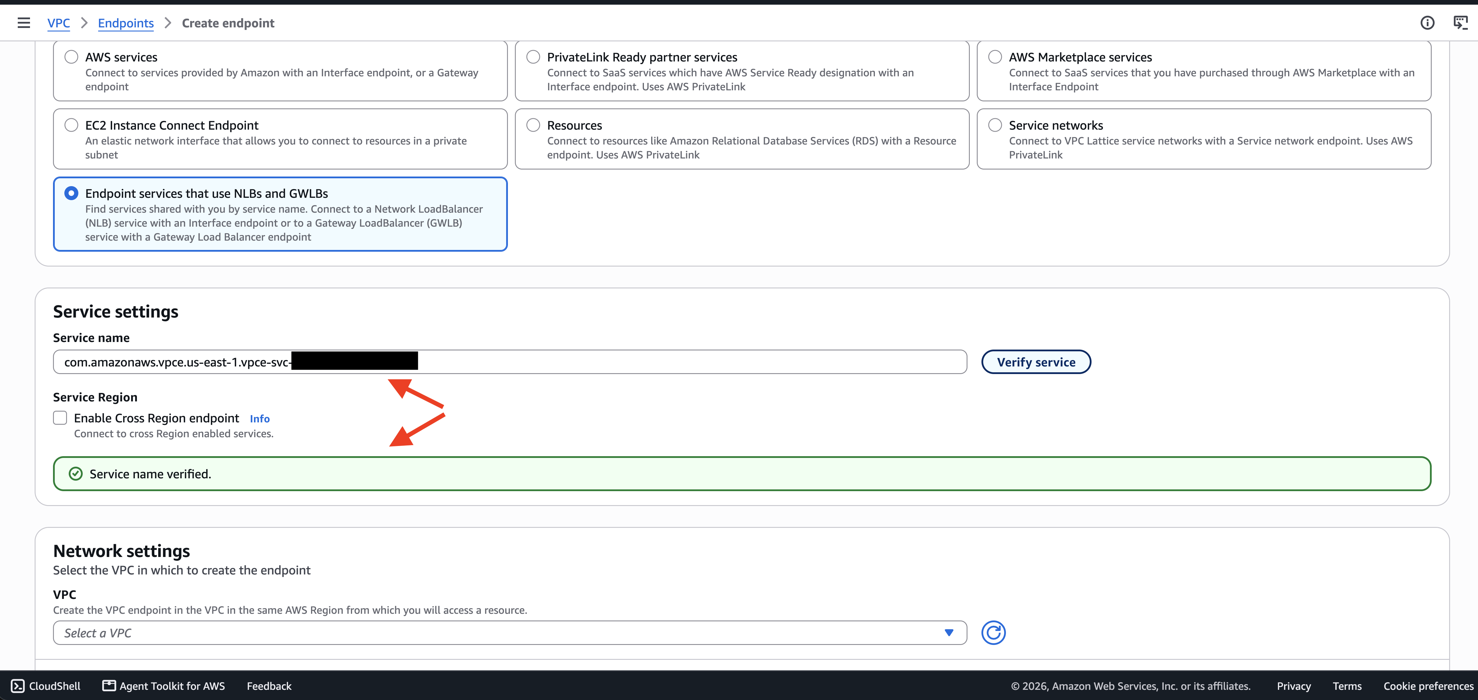Service name entered and verified, with Cross Region endpoint left disabled